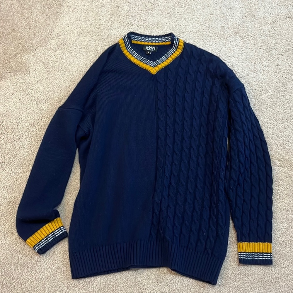 Boohoo Man Small Textured Sweater Blue and Yellow